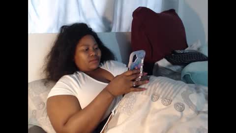 Snapshot of realsweetheart chatting on October 17, 2025, 8:17 am REAL1SWEETHEART online show from October 17, 2025, 8:17 am