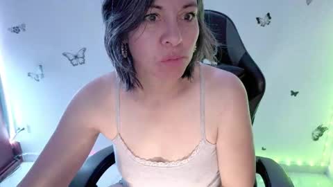 Snapshot of rebbeca09 chatting on May 1, 2026, 10:42 am Rebbeca online show from May 1, 2026, 10:42 am