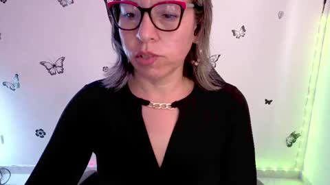 Snapshot of rebbeca09 chatting on May 12, 2026, 1:19 pm Rebbeca online show from May 12, 2026, 1:19 pm