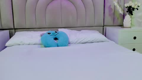 Rebeca online show from December 17, 2025, 11:27 am