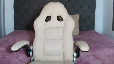 Snapshot of rebeca_cortez1 chatting on January 10, 2025, 3:39 am I invite you to my birthday on November 3th online show from January 10, 2025, 3:39 am