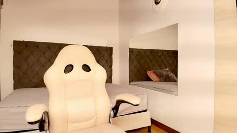 Snapshot of rebeca_cortez1 chatting on February 9, 2025, 3:32 am I invite you to my birthday on November 3th online show from February 9, 2025, 3:32 am