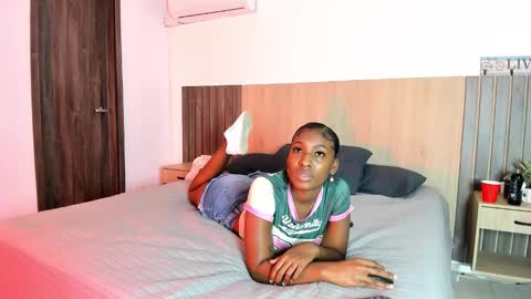 Snapshot of rebeca_cortez1 chatting on October 31, 2025, 8:32 pm I invite you to my birthday on November 3th online show from October 31, 2025, 8:32 pm