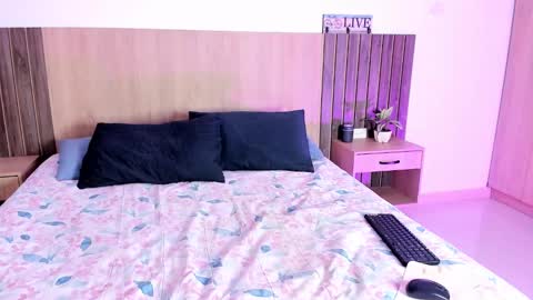 Snapshot of rebeca_cortez1 chatting on November 22, 2025, 9:14 pm I invite you to my birthday on November 3th online show from November 22, 2025, 9:14 pm