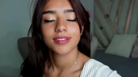 Snapshot of rebeca_cortez55 chatting on February 4, 2025, 11:27 pm Rebecca online show from February 4, 2025, 11:27 pm