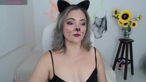 REBECA online show from November 2, 2025, 12:29 pm