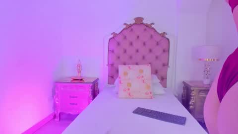 Rebeca Whatsson online show from December 19, 2025, 11:28 am