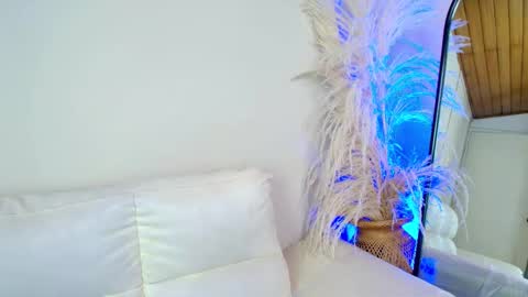 Rebeca Williams online show from February 18, 2025, 8:47 pm