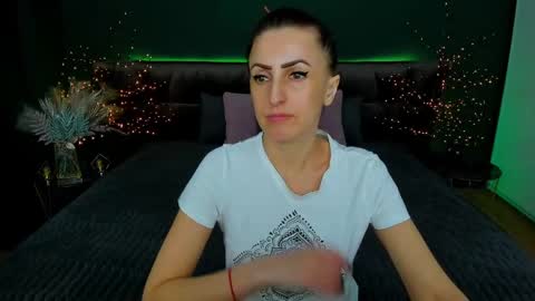 rebecca_diamonds online show from February 27, 2025, 10:48 am