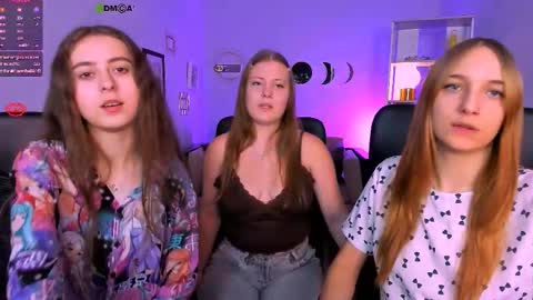 rebecca_smile_ online show from December 5, 2025, 1:20 pm