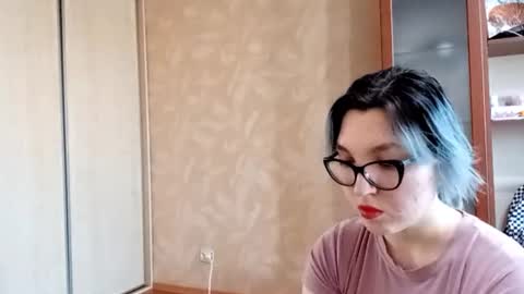 Zoe online show from March 17, 2026, 1:03 pm