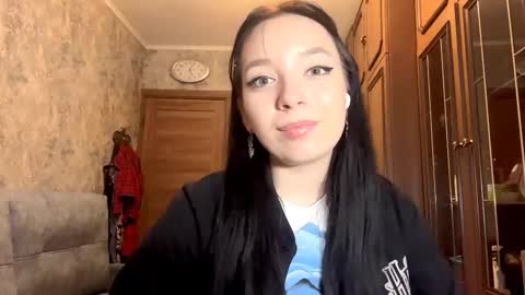 Snapshot of rebeckakirscht chatting on December 4, 2025, 2:04 pm Sofia online show from December 4, 2025, 2:04 pm