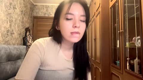 Snapshot of rebeckakirscht chatting on December 5, 2025, 2:25 pm Sofia online show from December 5, 2025, 2:25 pm