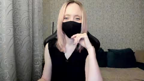 Snapshot of rebesaolset chatting on December 14, 2024, 5:36 pm RebesaOlset online show from December 14, 2024, 5:36 pm