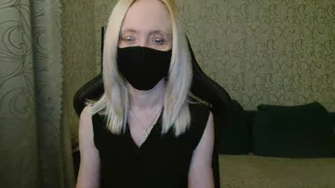 Snapshot of rebesaolset chatting on January 22, 2025, 4:23 pm RebesaOlset online show from January 22, 2025, 4:23 pm