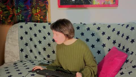 Snapshot of reborn_elf chatting on October 22, 2025, 6:07 pm Lara online show from October 22, 2025, 6:07 pm