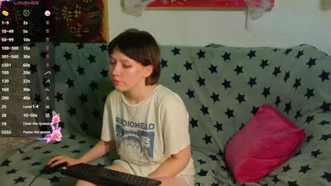 Snapshot of reborn_elf chatting on November 5, 2025, 10:10 pm Lara online show from November 5, 2025, 10:10 pm