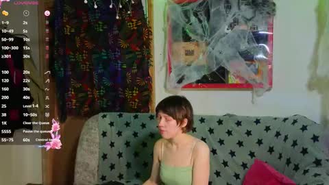 Snapshot of reborn_elf chatting on November 7, 2025, 6:52 pm Lara online show from November 7, 2025, 6:52 pm