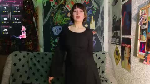 Snapshot of reborn_elf chatting on December 2, 2025, 9:43 pm Lara online show from December 2, 2025, 9:43 pm