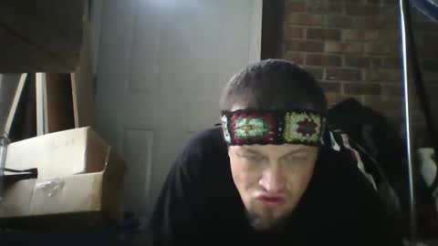 Snapshot of recka810 chatting on February 16, 2025, 2:10 pm recka810 online show from February 16, 2025, 2:10 pm