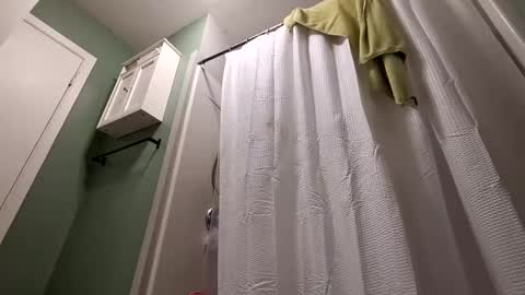 Snapshot of recka810 chatting on October 24, 2025, 9:33 pm recka810 online show from October 24, 2025, 9:33 pm