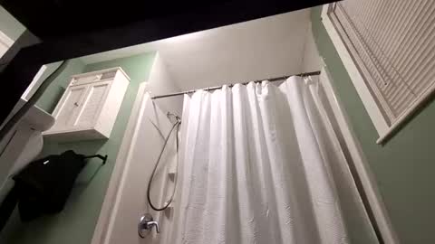 recka810 online show from November 11, 2025, 8:58 am