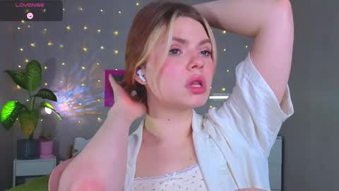 red__candy online show from May 14, 2026, 2:46 pm