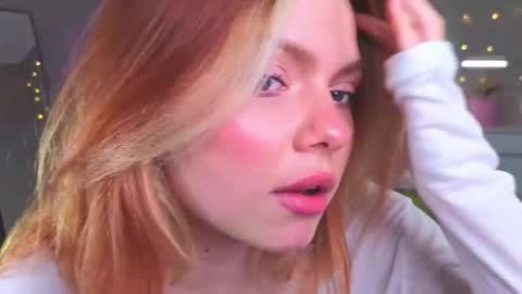 red__candy online show from May 27, 2026, 3:53 pm
