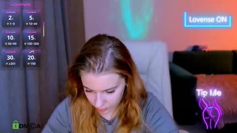 Snapshot of red__dizzy chatting on December 5, 2025, 8:27 pm red__dizzy online show from December 5, 2025, 8:27 pm