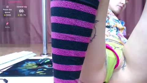 RED FOX online show from November 17, 2025, 5:57 am