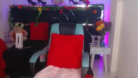 Luna online show from January 14, 2025, 1:36 am