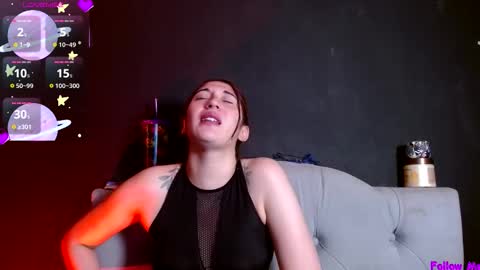 IG   OF red moonn online show from February 25, 2026, 4:33 am