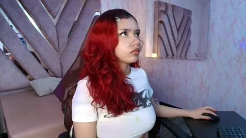 Snapshot of red_pandaa chatting on April 24, 2026, 5:43 am red_pandaa online show from April 24, 2026, 5:43 am