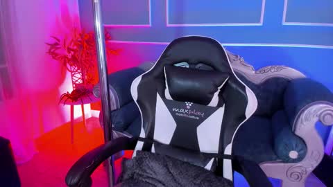     online show from February 25, 2026, 11:20 am