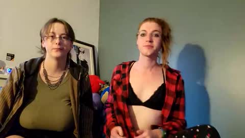 Snapshot of red_verna18 chatting on May 11, 2026, 1:22 am red_verna18 online show from May 11, 2026, 1:22 am