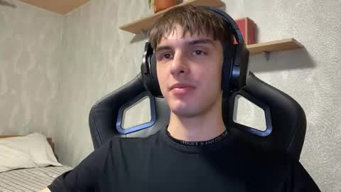 Snapshot of redbullshine chatting on September 29, 2025, 3:28 pm redbullshine online show from September 29, 2025, 3:28 pm