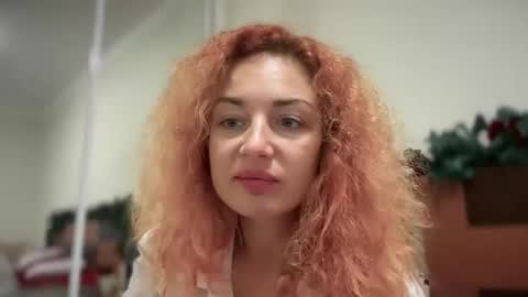 reddgirll online show from November 28, 2025, 10:40 am