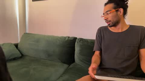 redfloweer online show from March 30, 2026, 12:28 pm