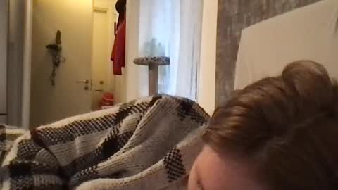 Snapshot of redfoxofficial chatting on June 16, 2026, 6:10 pm Redfox online show from June 16, 2026, 6:10 pm