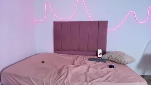 redhair6 online show from April 15, 2026, 6:04 pm