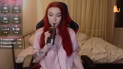 Snapshot of redhaired_kitty chatting on December 7, 2024, 3:47 am Lina online show from December 7, 2024, 3:47 am