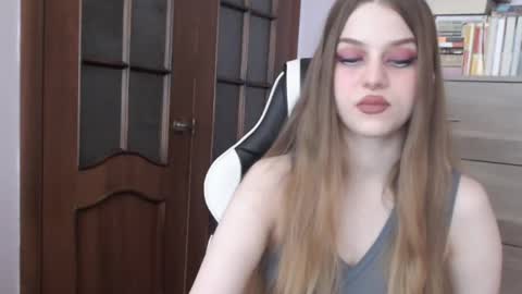 Lily online show from October 15, 2025, 2:22 am