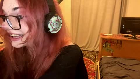 Snapshot of redheadcatxd chatting on May 1, 2026, 9:30 pm Eva online show from May 1, 2026, 9:30 pm