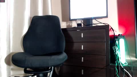 Snapshot of redheadxxl chatting on January 18, 2025, 10:17 pm Steve Blond online show from January 18, 2025, 10:17 pm