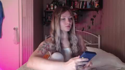 Snapshot of redmoonhead chatting on July 7, 2026, 11:03 am Ana online show from July 7, 2026, 11:03 am
