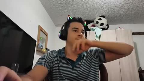 Snapshot of redsoul951869 chatting on September 15, 2025, 5:18 am RedsoulReaver online show from September 15, 2025, 5:18 am