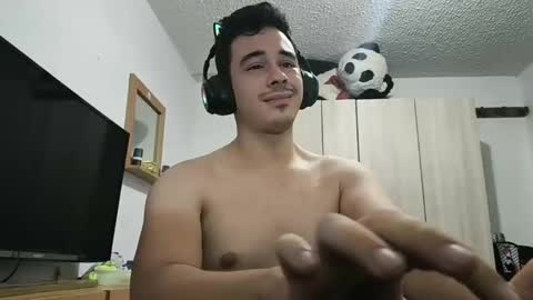 Snapshot of redsoul951869 chatting on October 11, 2025, 5:28 am RedsoulReaver online show from October 11, 2025, 5:28 am