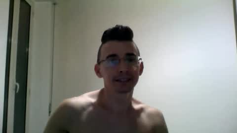 Snapshot of redstep0 chatting on September 15, 2025, 6:19 pm redstep0 online show from September 15, 2025, 6:19 pm