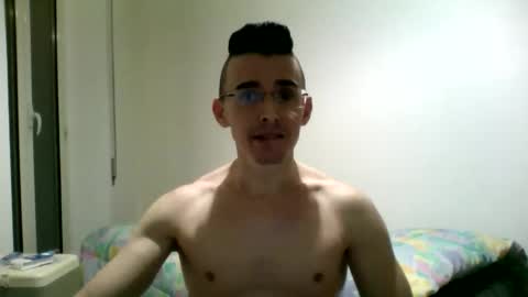 Snapshot of redstep0 chatting on November 8, 2025, 12:33 am redstep0 online show from November 8, 2025, 12:33 am