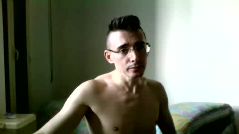 Snapshot of redstep0 chatting on November 12, 2025, 2:39 pm redstep0 online show from November 12, 2025, 2:39 pm